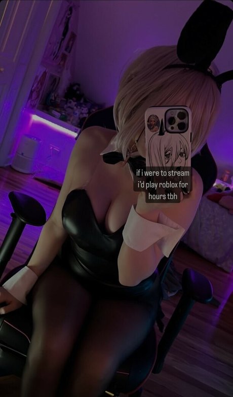 Uzileks model pornographic pics