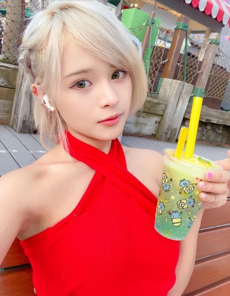 Mingmihoo model naked image