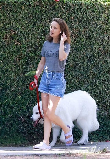 Natalie Portman naked model image