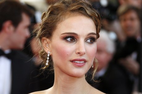 Natalie Portman nude actress pics