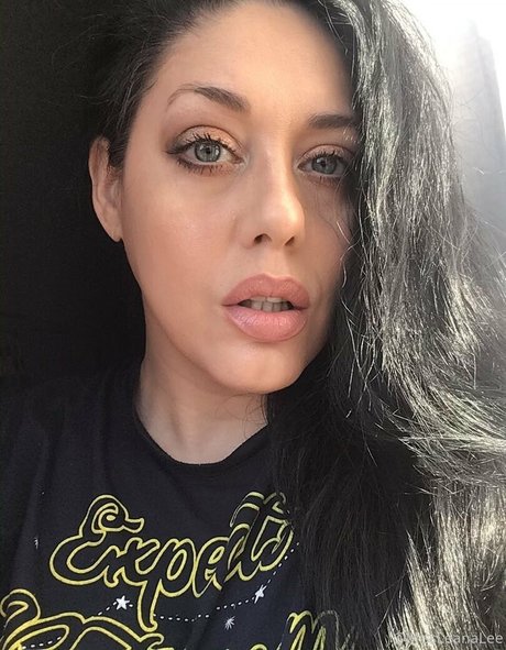 missleanalee star sexy picture