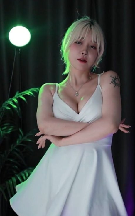 Newna ya sex model gallery