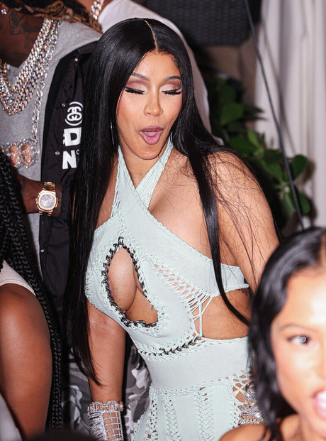 Cardi B pornographic actress photos