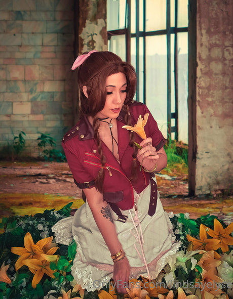 goth milf onlyfans top pictures