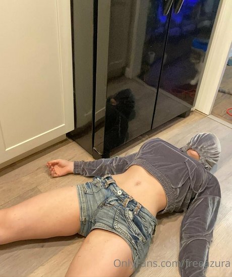 freeazura model exclusive pic