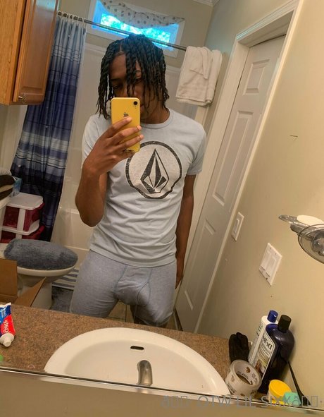 officialotwlilsixx sexy actress pics