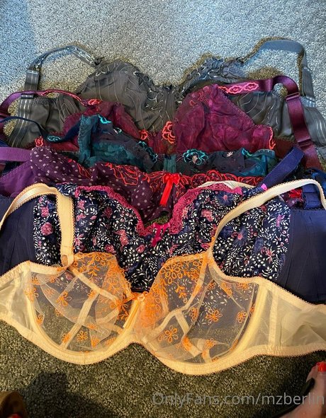 mzberlin naked actress img