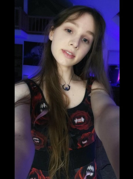 eating onlyfans sexy nudes pic