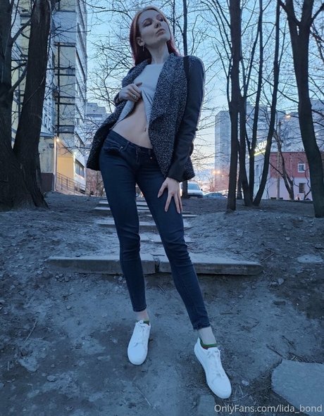 lida bond star pretty photos