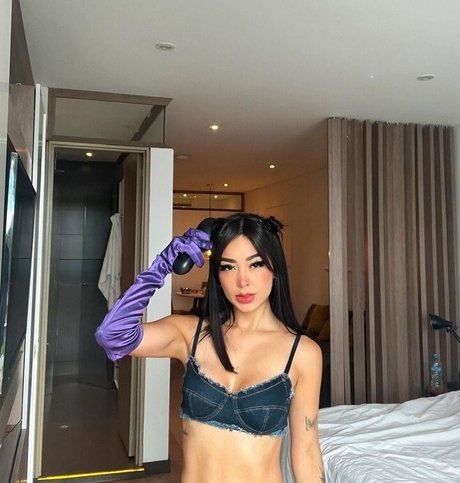 Caelike perfect actress pic