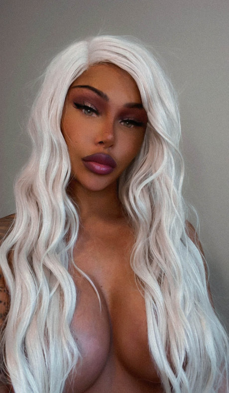 Cassie Mason erotic model gallery