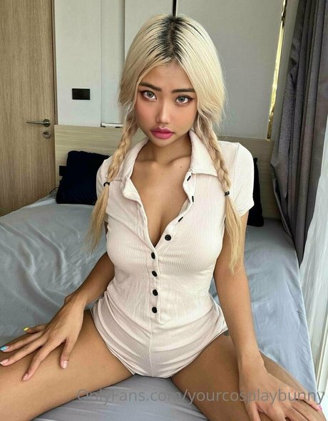 blondasian hot model picture