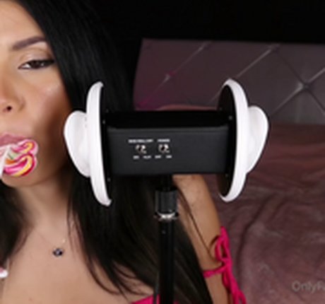 Ellie Alien pornstar pretty img