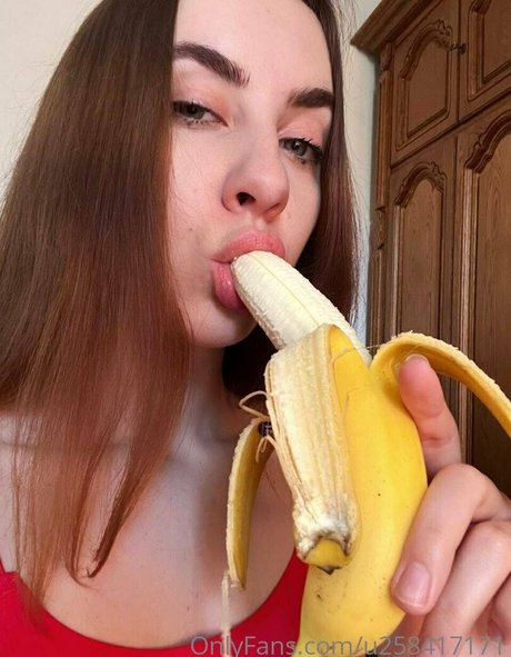 callmelusty pretty model picture