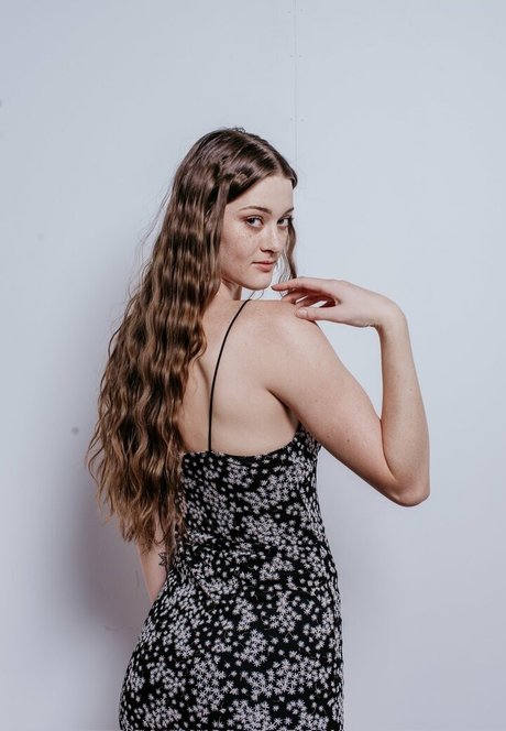 Olivia Madison nude model image