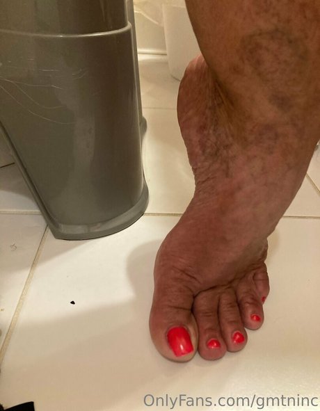 gmtninc erotic model picture