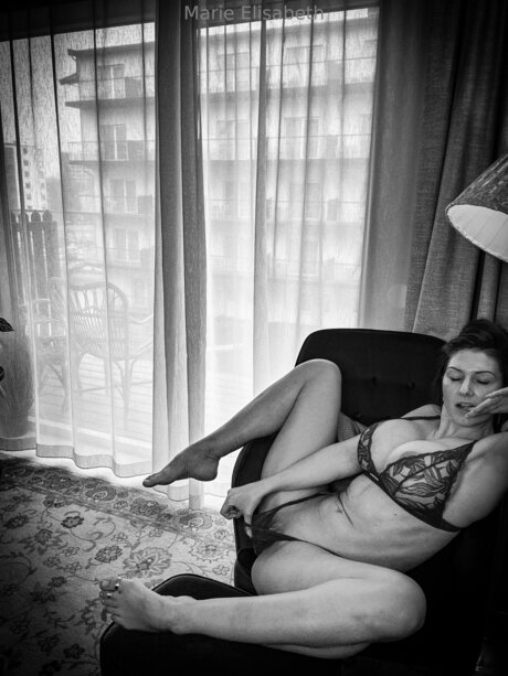 Marie Elisabeth star top pic