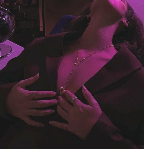 Paige Evans star perfect photo