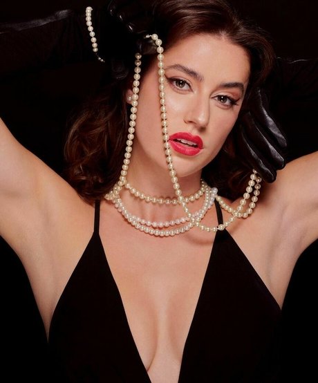 Paige Evans model art img