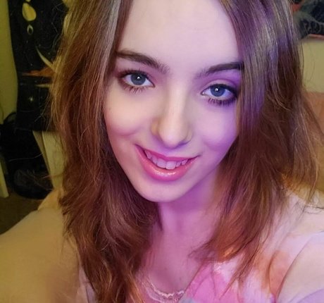 Lola Sparkz model exclusive image