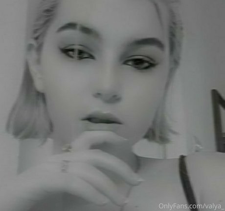 valya_ model images