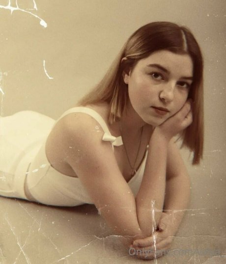 valya_ pornographic model pic