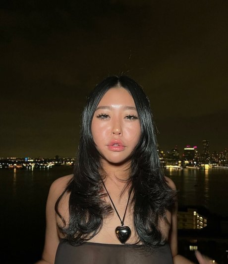 Madeline Jin nice pornstar image