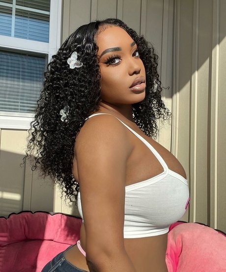 big tits curvy onlyfans hot porn pic