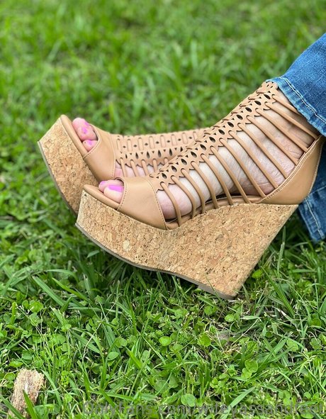 wifeyassandfeet model best img