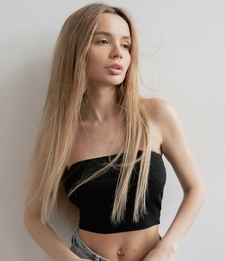 giant onlyfans sexy picture