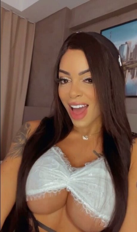 Stephanie Silveira star nude img