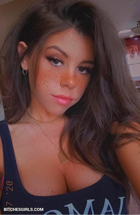 bethanylouwhoo porn model img