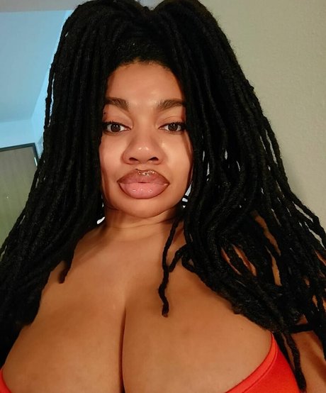 Locked Honey Princess pornstar sexy pics