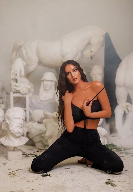 Oriola Marashi pornstar pretty picture