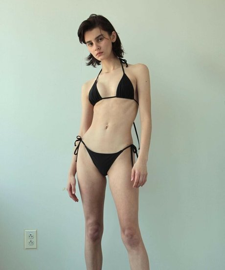 Bec Lauder pornstar erotic gallery