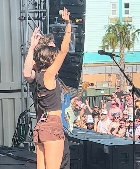 Bec Lauder free actress pics