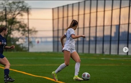 Emily Legler hd actress img