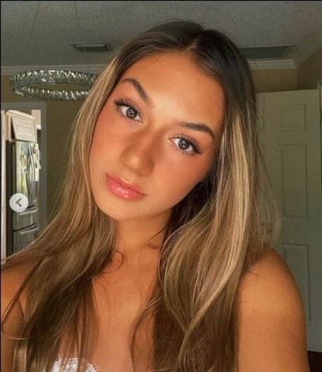 Emily Legler star pretty pictures