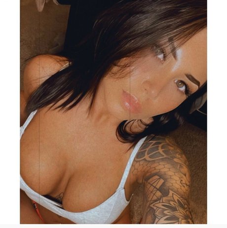 Missl0vely91 naked model photo