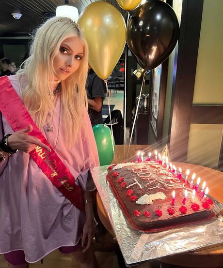 blonde hot wife onlyfans best pictures