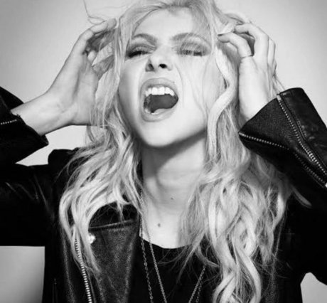Taylor Momsen model hot pictures