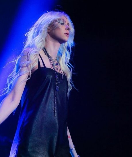 Taylor Momsen nice model picture