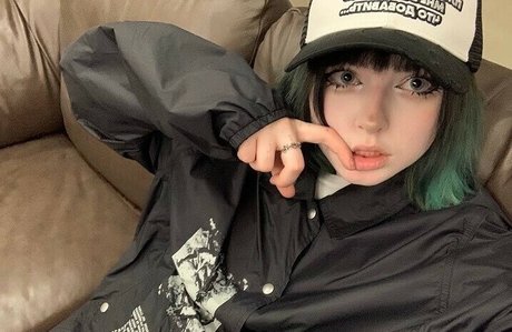 sqwrtick pornstar nude pictures