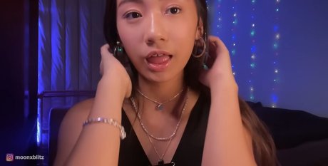 Moon Blitz Asmr nude pornstar pic
