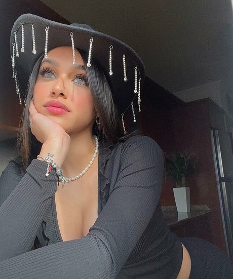 Valeria Carruyo Profile pic