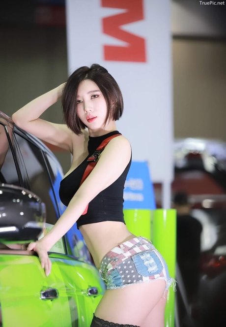 Song Joo A model hot photo