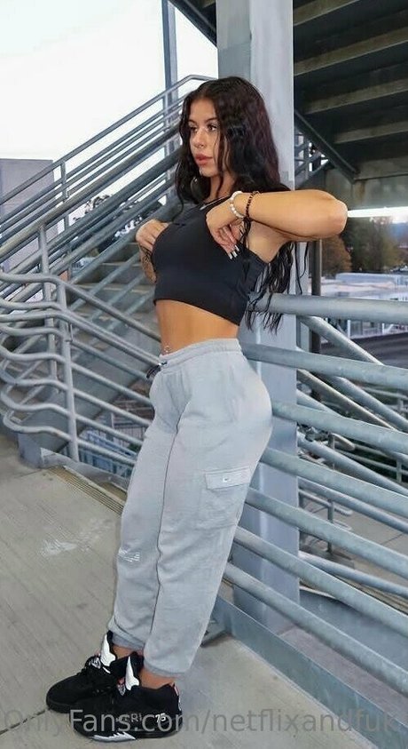 lizzysnyder18 star top image