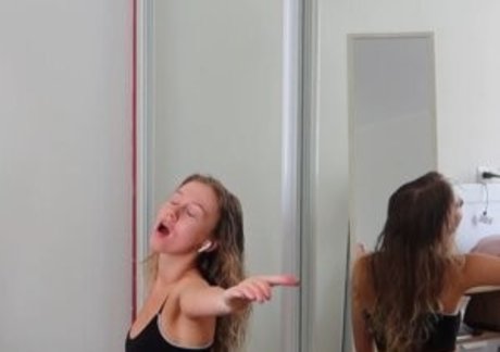 Mary Lvk model pornographic picture