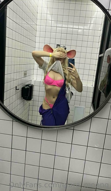 elara moonq model adult galleries