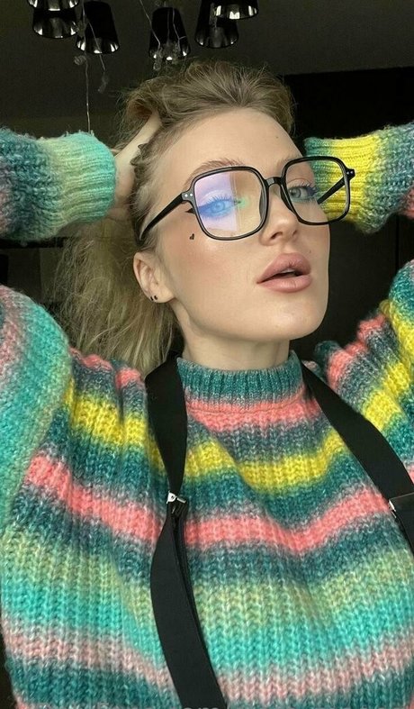 elara moonq star nice photo